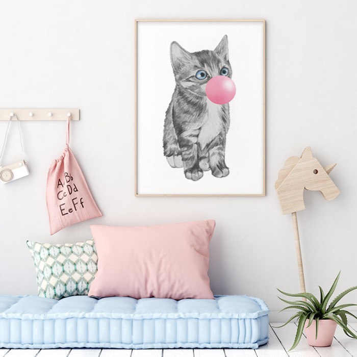 Αφίσα Poster Γκρι γατάκι με ροζ φούσκα για παιδικό δωμάτιο 