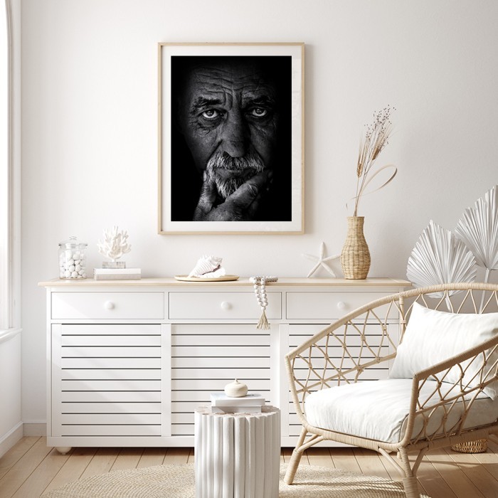 Αφίσα Poster Ηλικιωμένος άντρας δωματίου