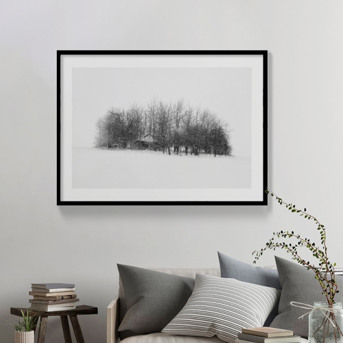 Αφίσα Poster Ξύλινο σπιτάκι σε χιονισμένο τοπίο με κορνίζα