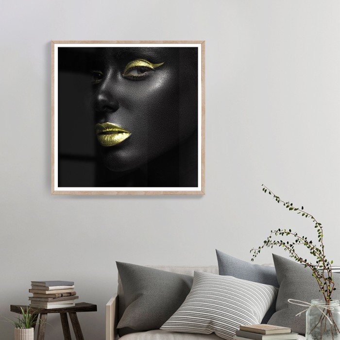 Αφίσα Poster Γυναίκα με χρυσές λεπτομέρειες με κορνίζα