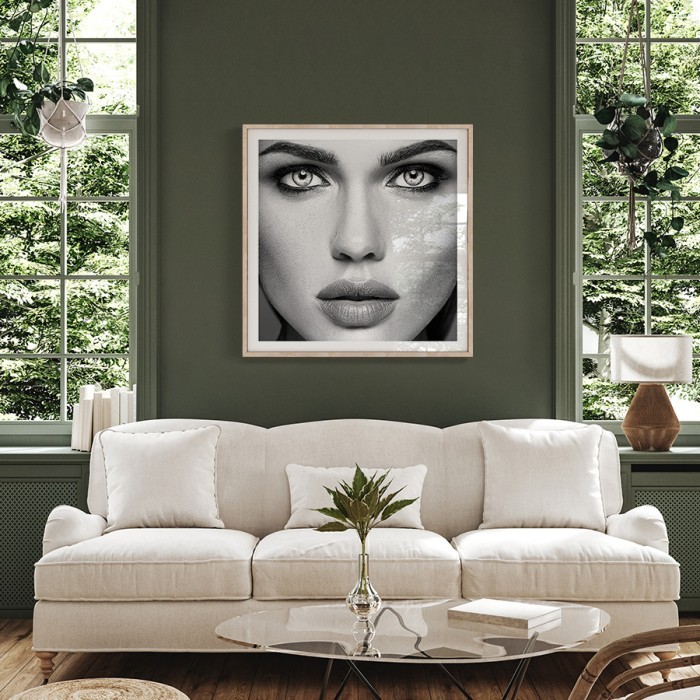 Αφίσα Poster Γυναίκα με έντονο βλέμμα για σαλόνι