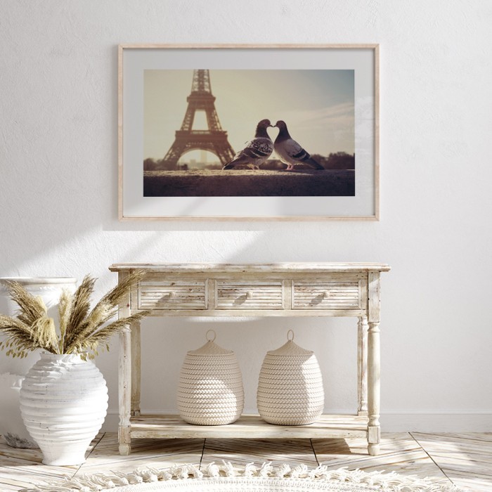 Αφίσα Poster Ερωτευμένα περιστέρια στο Παρίσι με κορνίζα