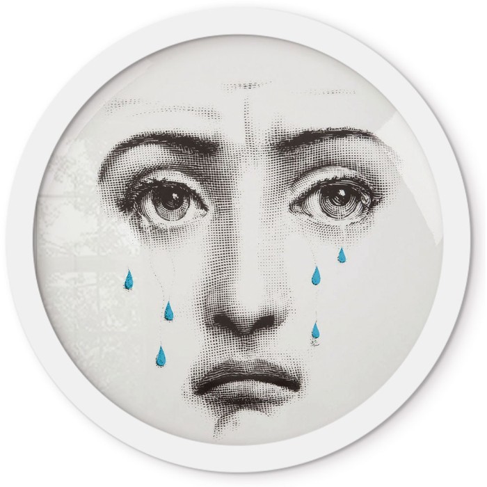 Στρογγυλή Κορνίζα Τοίχου Άσπρη με το δακρυσμένο πρόσωπο