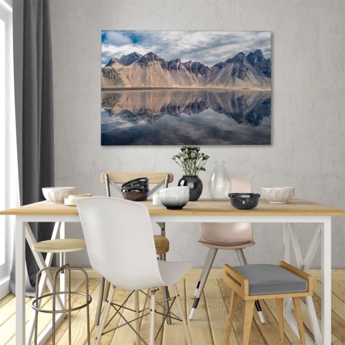 Λίμνη και βουνό σε Πίνακα σε καμβά για το σαλόνι