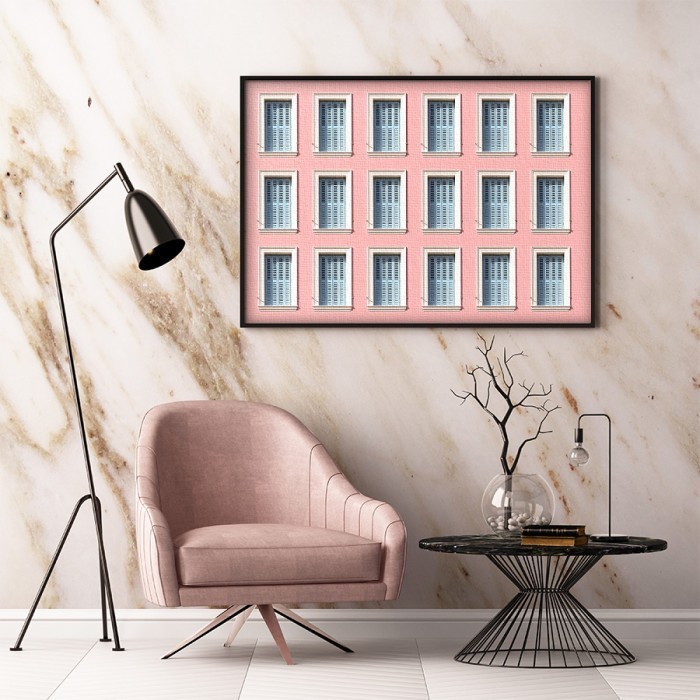 Πίνακας σε καμβά με κορνίζα – Παραθυρόφυλλα σε ροζ τοίχο