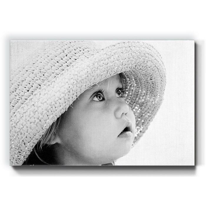 Πίνακας σε καμβά – Κοριτσάκι με ψάθινο καπέλο