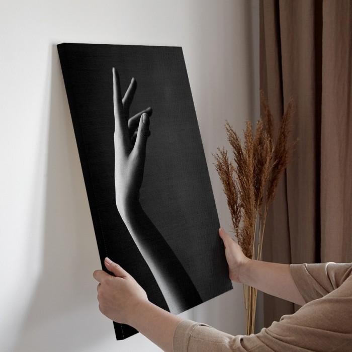 Πίνακας σε καμβά διακόσμηση τοίχου – Χέρι γυναίκας