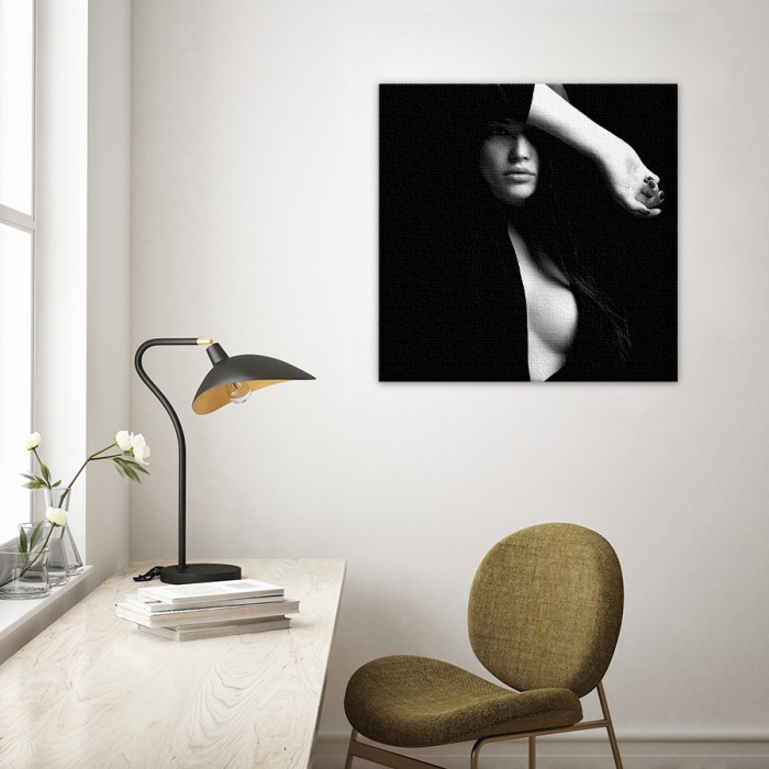 Πίνακας σε καμβά για το σαλόνι – Αισθησιακή φωτογράφιση μοντέλου
