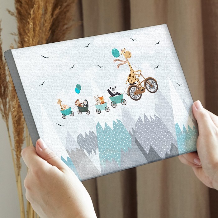 Πίνακας σε καμβά για την διακόσμηση τοίχου με Ζωάκια σε ιπτάμενο ποδήλατο