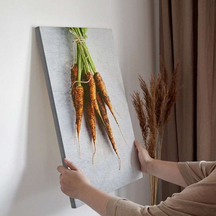 Πίνακας σε καμβά για την διακόσμηση τοίχου με ματσάκι με καρότα