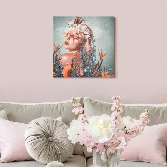 Πίνακας σε καμβά για το σαλόνι και Γυναίκα με λουλούδια 