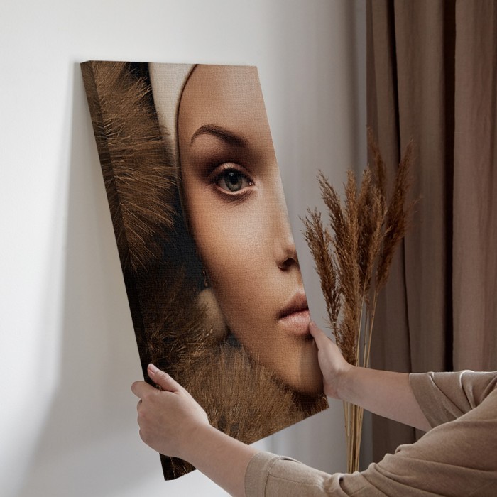 Πίνακας σε καμβά για την διακόσμηση τοίχου με Ήρεμο πρόσωπο γυναίκας