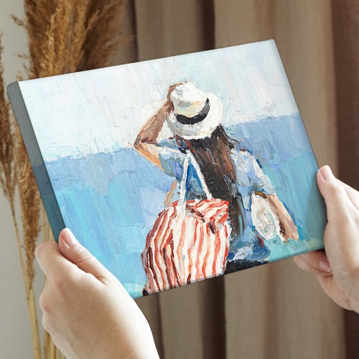 Πίνακας σε καμβά για την διακόσμηση τοίχου με Κοπέλα με λευκό καπέλο