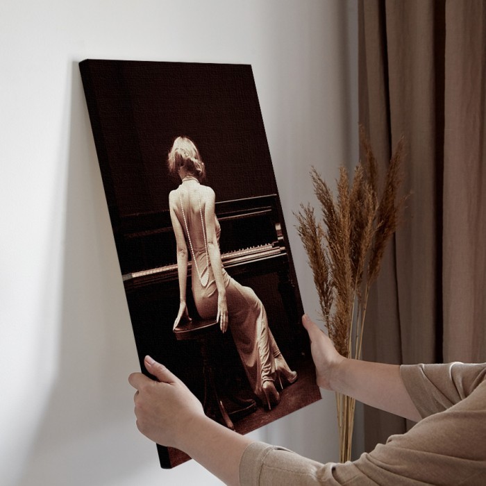 Γυναίκα και πιάνο σε Πίνακα σε καμβά για την διακόσμηση τοίχου