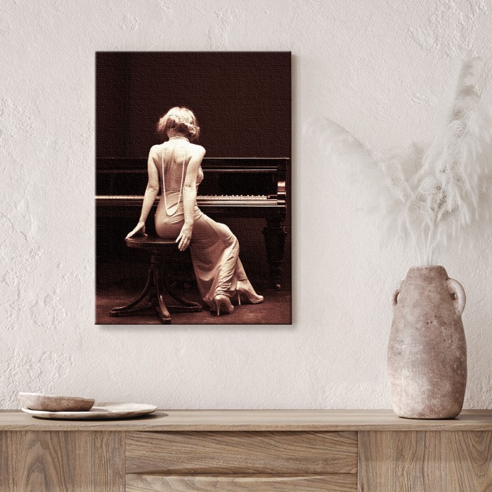 Γυναίκα και πιάνο σε Πίνακα σε καμβά για το σαλόνι