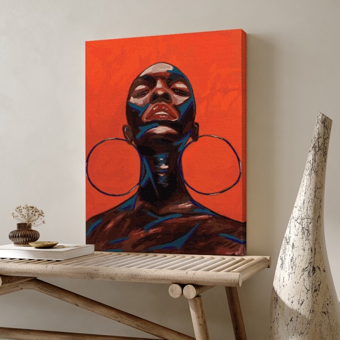 Πίνακας σε καμβά για το σαλόνι με Αφρικανή με μεγάλα σκουλαρίκια