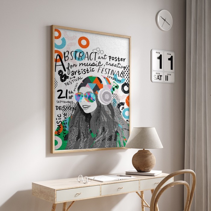 Πίνακας σε καμβά με κορνίζα με Κοπέλα σε abstract σύνθεση