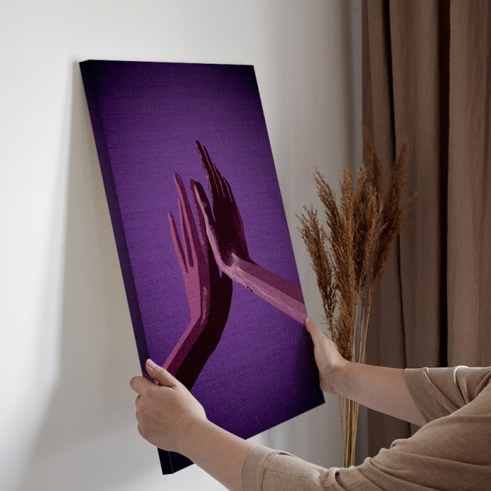 Γυναικεία χέρια σε Πίνακα σε καμβά για την διακόσμηση τοίχου