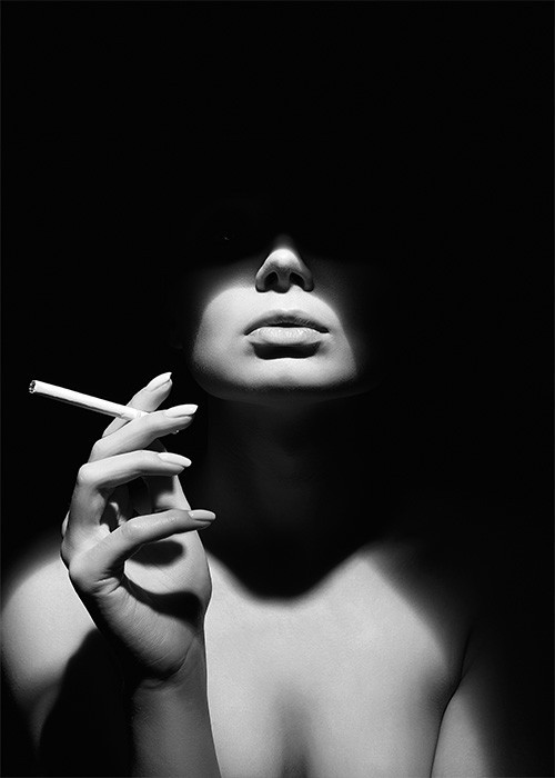  Αφίσα Poster Γυναίκα που καπνίζει