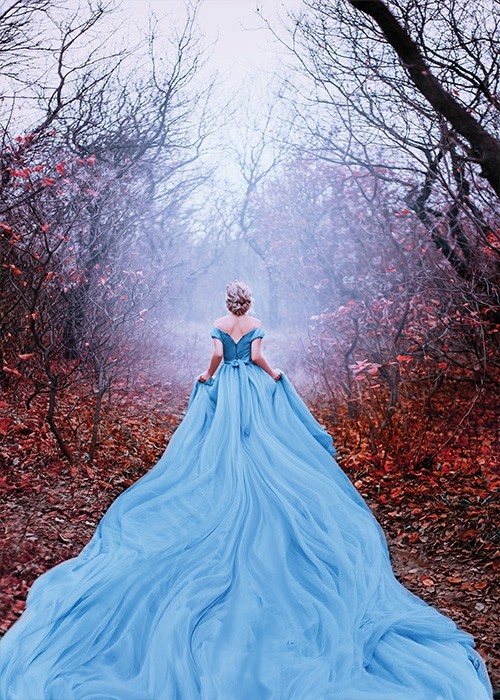  Αφίσα Poster Ξανθιά κοπέλα με εκθαμβωτικό γαλάζιο φόρεμα