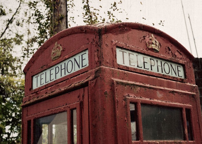 Vintage Πίνακες –  Κόκκινος τηλεφωνικός θάλαμος