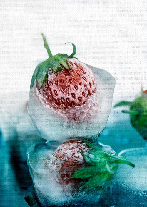 Πίνακας με Frozen strawberries