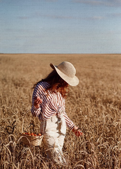 Art photos Πίνακες με Κορίτσι σε χωράφι