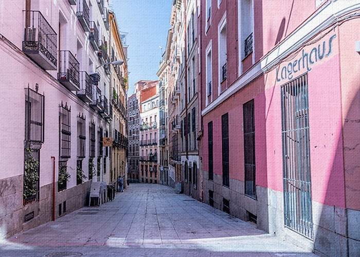 Πίνακας με Ρόζ κτίρια σε πόλη
