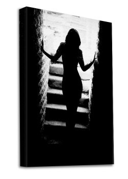 Γυναίκα στις σκάλες