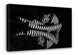 Αντανάκλαση γυναίκας και σκιές