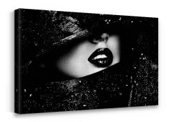 Μαύρα γυναικεία χείλη