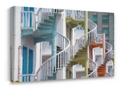 Πολύχρωμες σκάλες