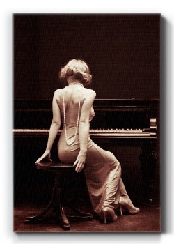Γυναίκα και πιάνο