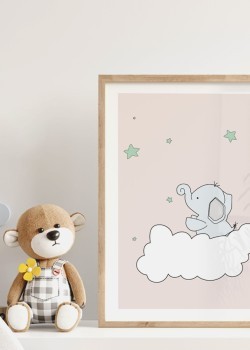 Ελαφαντάκι που κυνηγάει τα αστέρια πάνω στο σύννεφο