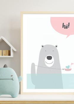 Γκρι αρκούδος στη θάλασσα