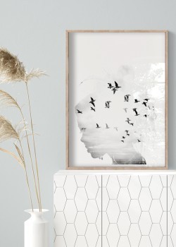 Σύνθεση με γυναικείο κεφάλι και τοπίο με πουλιά