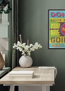 Μη κοιτάς ποτέ πίσω