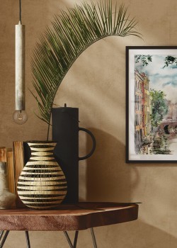 Πολύχρωμα σπίτια στο κανάλι της Βενετίας