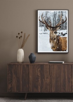 Χιονισμένο Τοπίο με Ελάφι