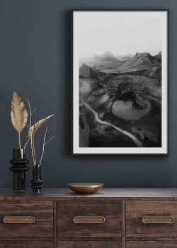 Ηφαίστειο σε ασπρόμαυρο φόντο