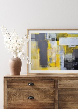 Άσπρες και κίτρινες πινελιές