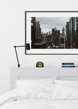 Θέα με τους λαμπερούς ουρανοξύστες της Νέας Υόρκης