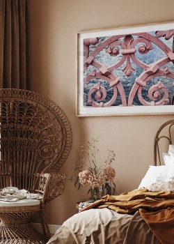 Ροζ κάγκελα