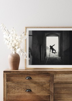 Άντρας που χοροπηδάει