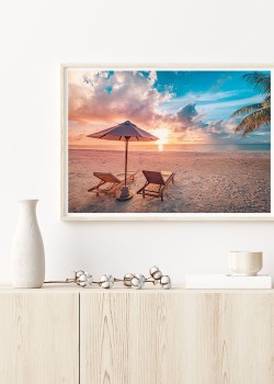 Ξαπλώστρες στην ακρογιαλιά