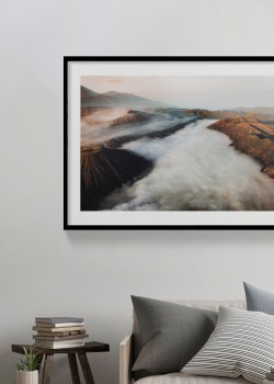 Σύννεφα ανάμεσα στα βουνά