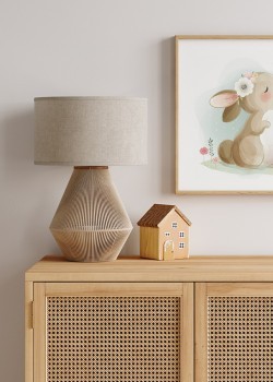 Λαγουδάκι στο λιβάδι