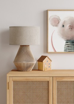 Ποντικάκι με ριγέ μπλουζάκι