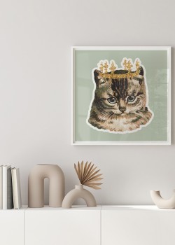 Γατούλα με χρυσό στέμμα