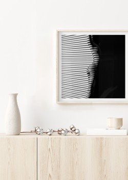 Καλλίγραμμη γυμνή γυναίκα